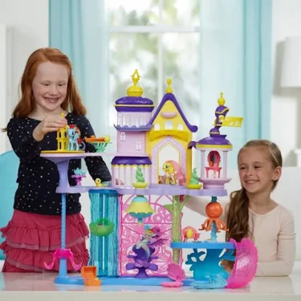 My Little Pony Canterlot ve Su Questria Sarayı C1057