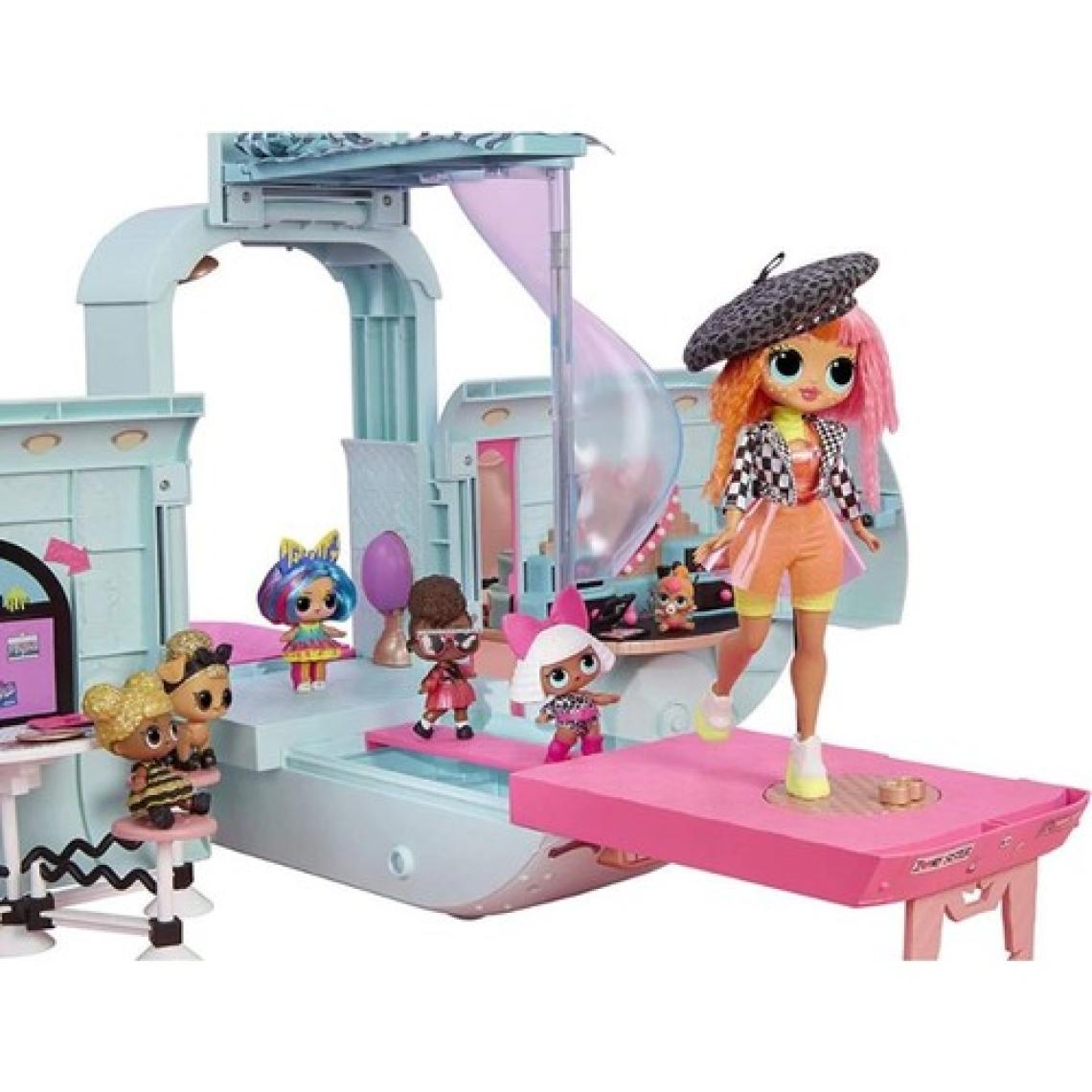 L.O.L. Surprise L.O.L. Bebek Sürpriz Karavanı Sesli ve Işıklı 2in1