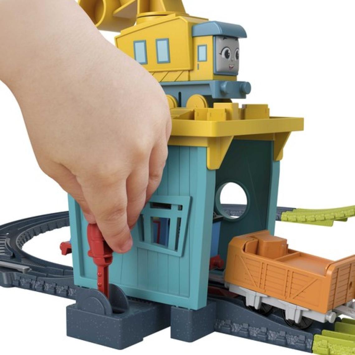 Thomas ve Arkadaşları Carly ve Sandy Oyun Seti; motorlu Thomas lokomotif ile tren ve pist seti; 3 yaş ve üzeri HDY58