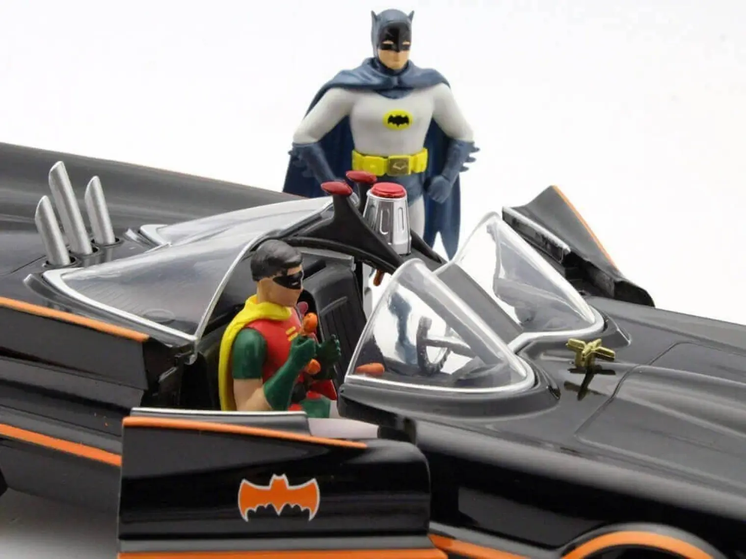 Jada Toys 1/24 Die Cast Model 1966 Classic TV Serisi Batman İle Robin Figür ve Batmobile