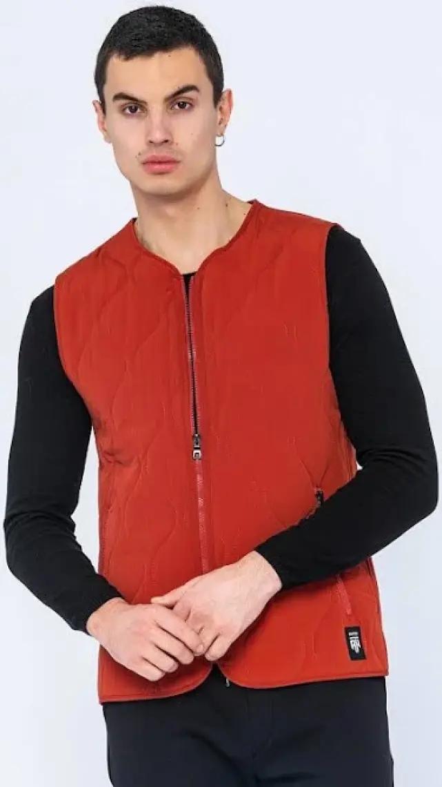 Cekmon Erkek Regular Fit Bomber Yaka Fermuarlı Çok Cepli Kapitone Spor Yelek