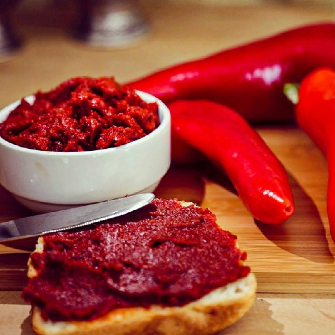 GüleçKöy Güleç Köy Acı Biber Salçası 1 kg