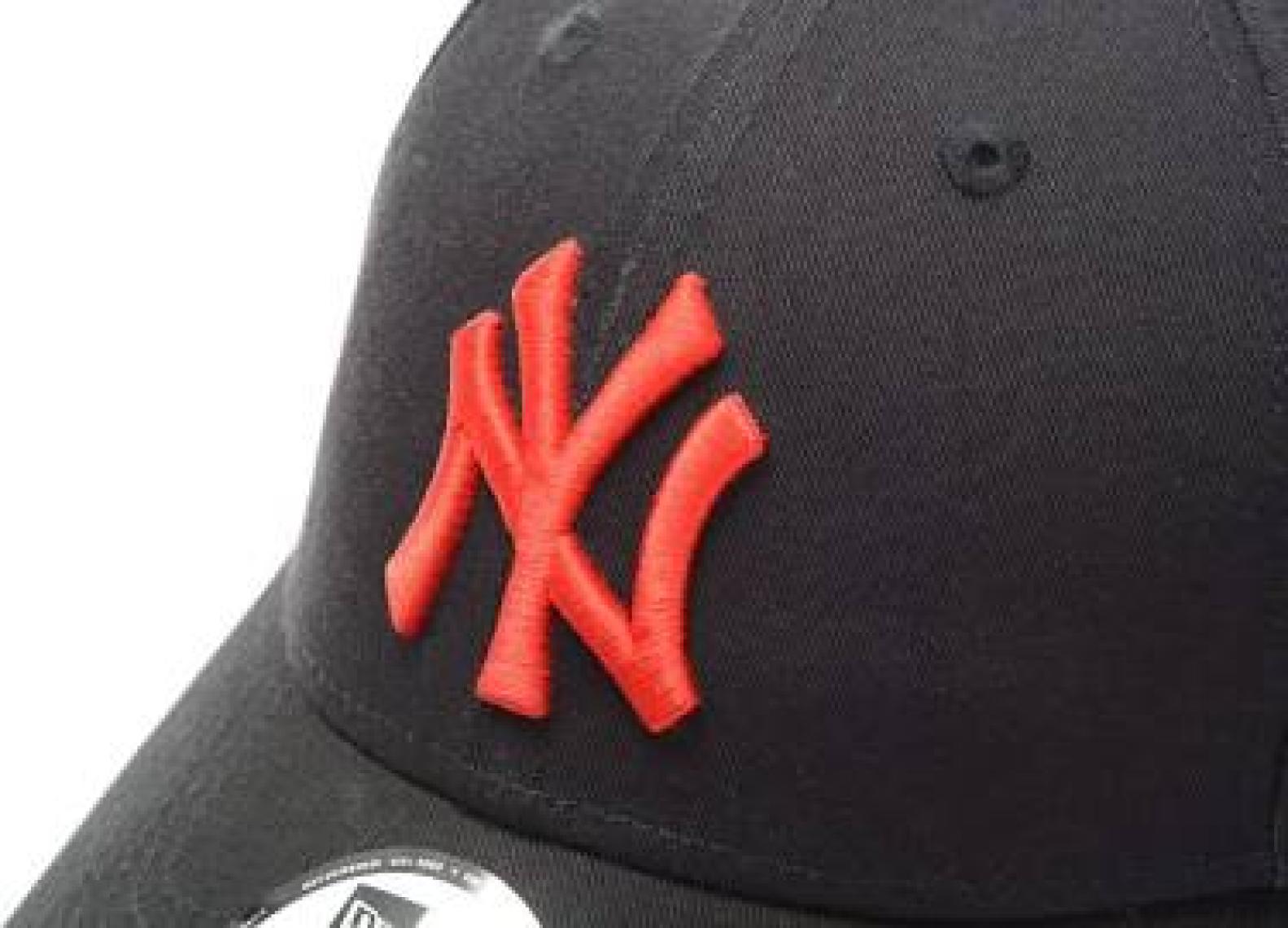 New Era New York Yankees Siyah/Kırmızı Şapka