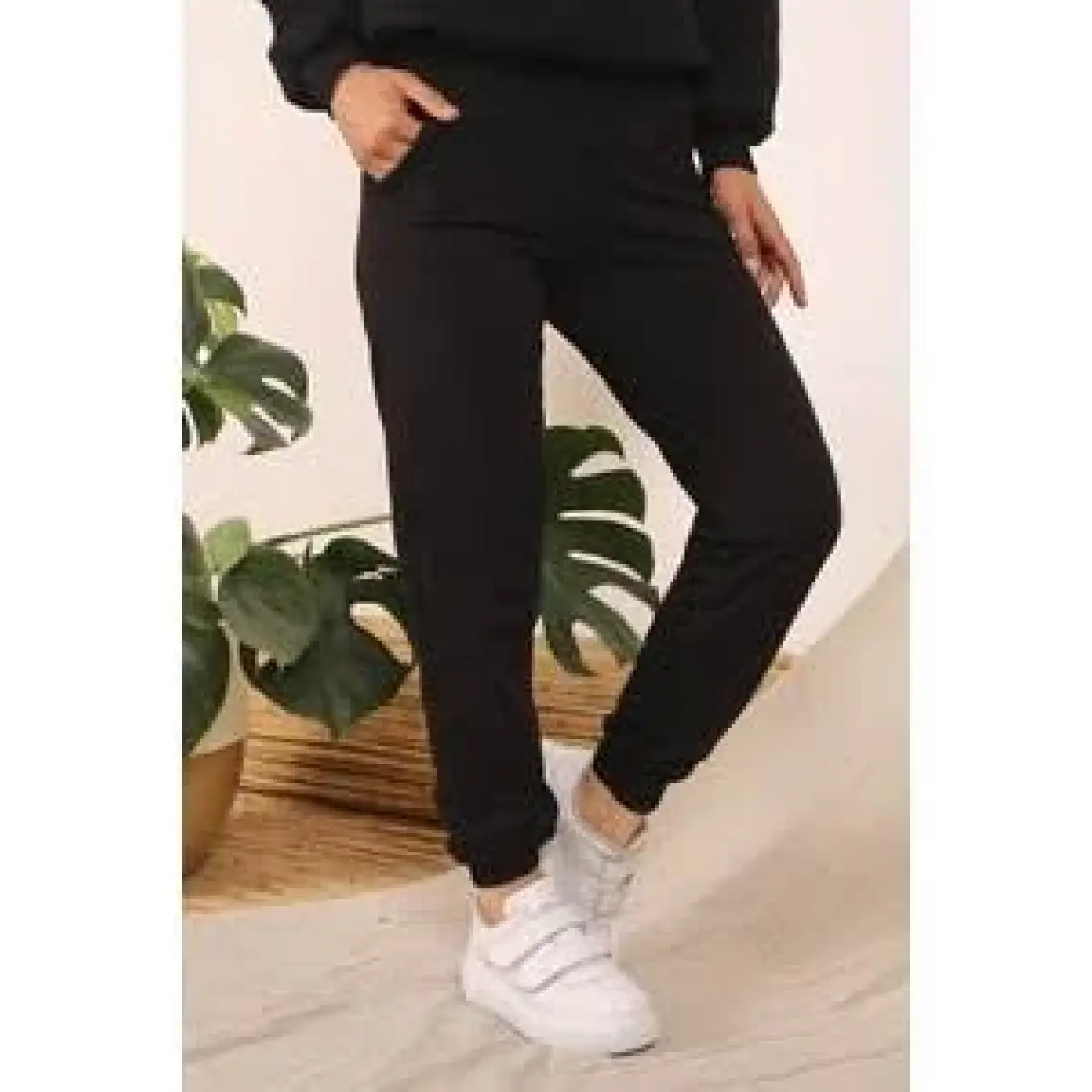 Trendseninle Kadın Siyah Yüksek Bel Lastik Paça Eşofman Altı