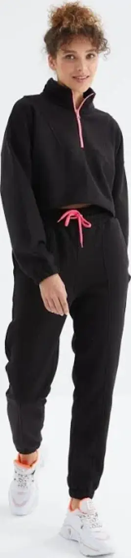 Tommy Life Siyah Düşük Omuzlu Beli Büzgülü Yarım Boy Fermuarlı Oversıze Kadın Eşofman Takım - 95321