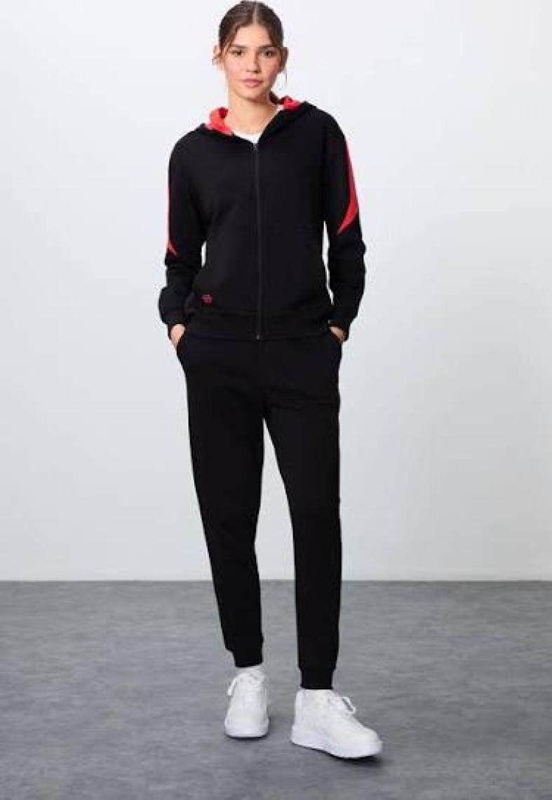 Tommy Life Siyah Kompakt Pamuklu Kalın Pürüzsüz Dokulu Kapüşonlu Oversize Fit Kadın Eşofman Takım - 95343