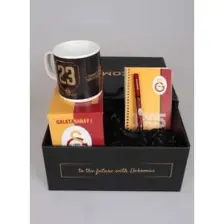 DEKOMUS GIFT BOX ÖZEL KUTULU LİSANSLI GALATASARAY KUPA,AJANDA ve HYBRIT TÜKENMEZ KALEM SETİ