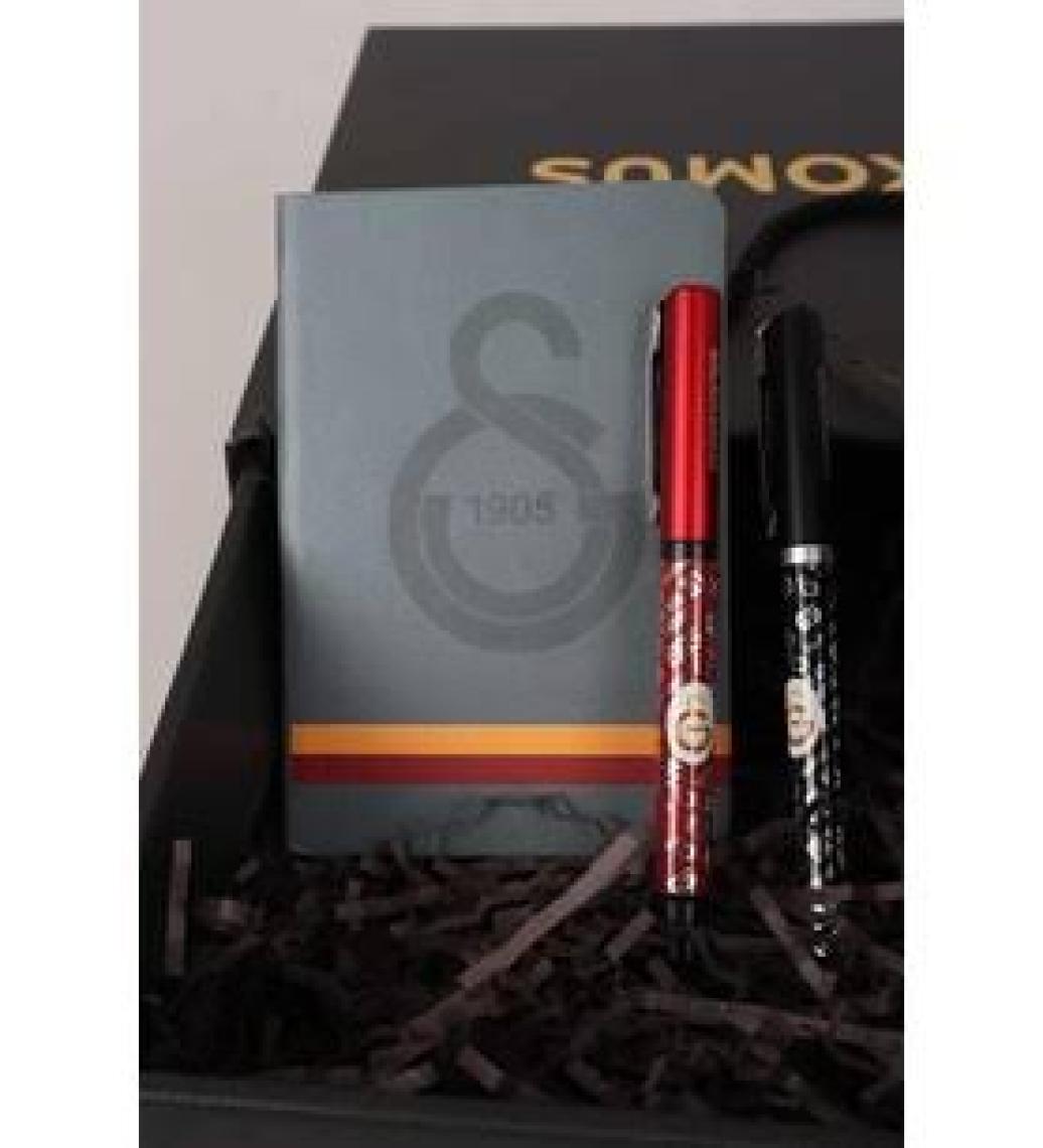 DEKOMUS GIFT BOX ÖZEL KUTULU LİSANSLI GALATASARAY KUPA,AJANDA ve HYBRIT TÜKENMEZ KALEM SETİ