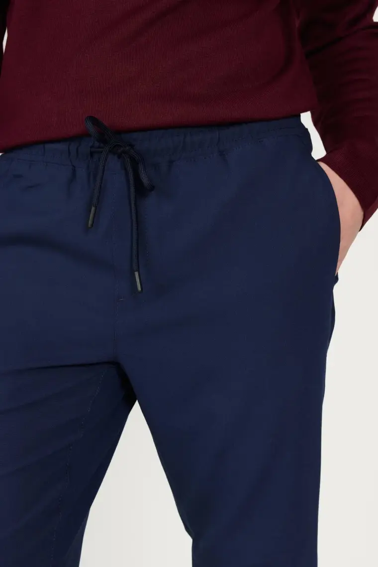 Altınyıldız Classics Erkek Lacivert Slim Fit Rahat Kesim Beli Bağlamalı Yan Cepli Jogger Pantolon