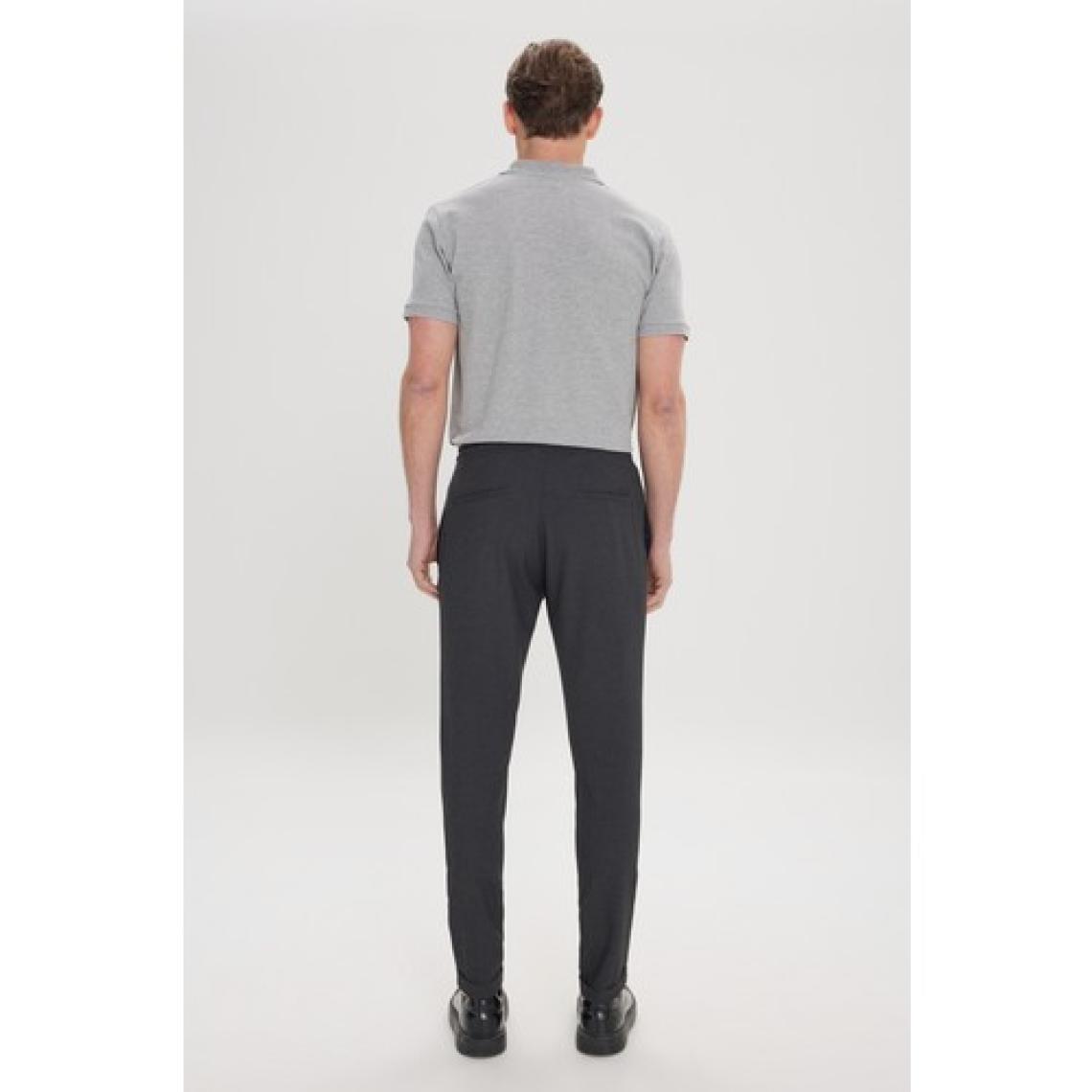Altınyıldız Classics Erkek Antrasit Slim Fit Rahat Kesim Beli Bağlamalı Yan Cepli Jogger Pantolon