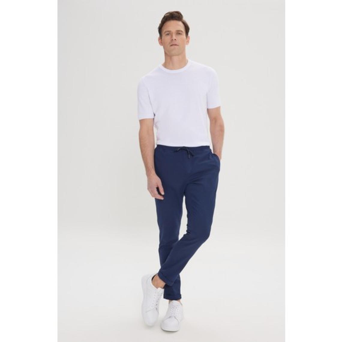 Altınyıldız Classics Erkek Lacivert Slim Fit Rahat Kesim Beli Bağlamalı Yan Cepli Jogger Pantolon