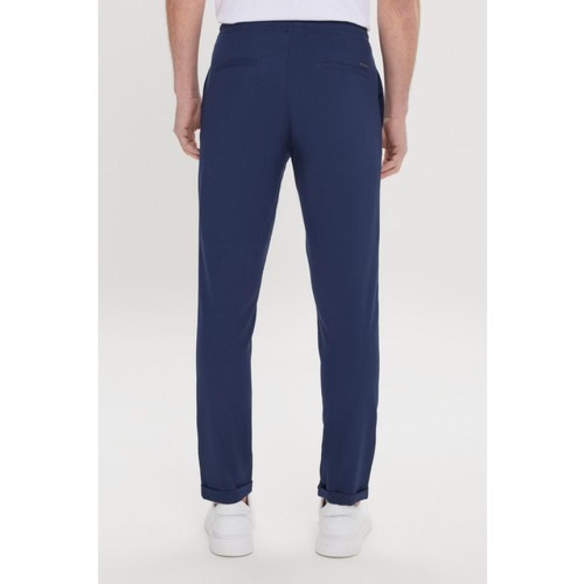 Altınyıldız Classics Erkek Lacivert Slim Fit Rahat Kesim Beli Bağlamalı Yan Cepli Jogger Pantolon