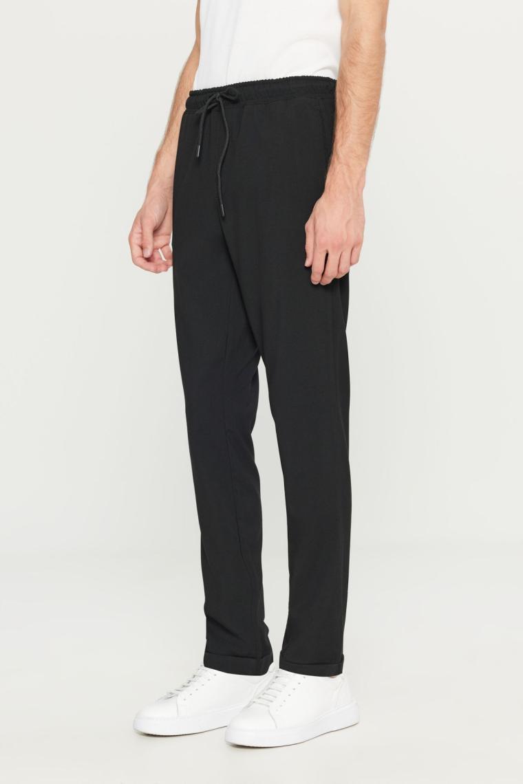 Altınyıldız Classics Erkek Siyah Slim Fit Rahat Kesim Beli Bağlamalı Yan Cepli Jogger Pantolon