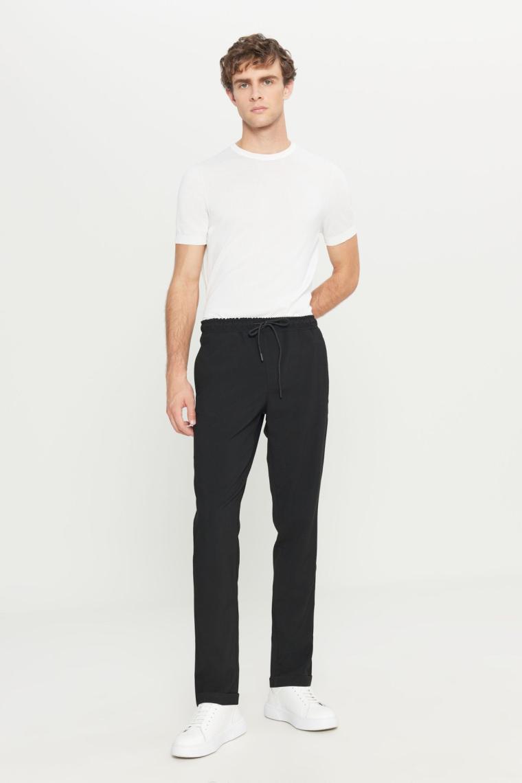 Altınyıldız Classics Erkek Siyah Slim Fit Rahat Kesim Beli Bağlamalı Yan Cepli Jogger Pantolon