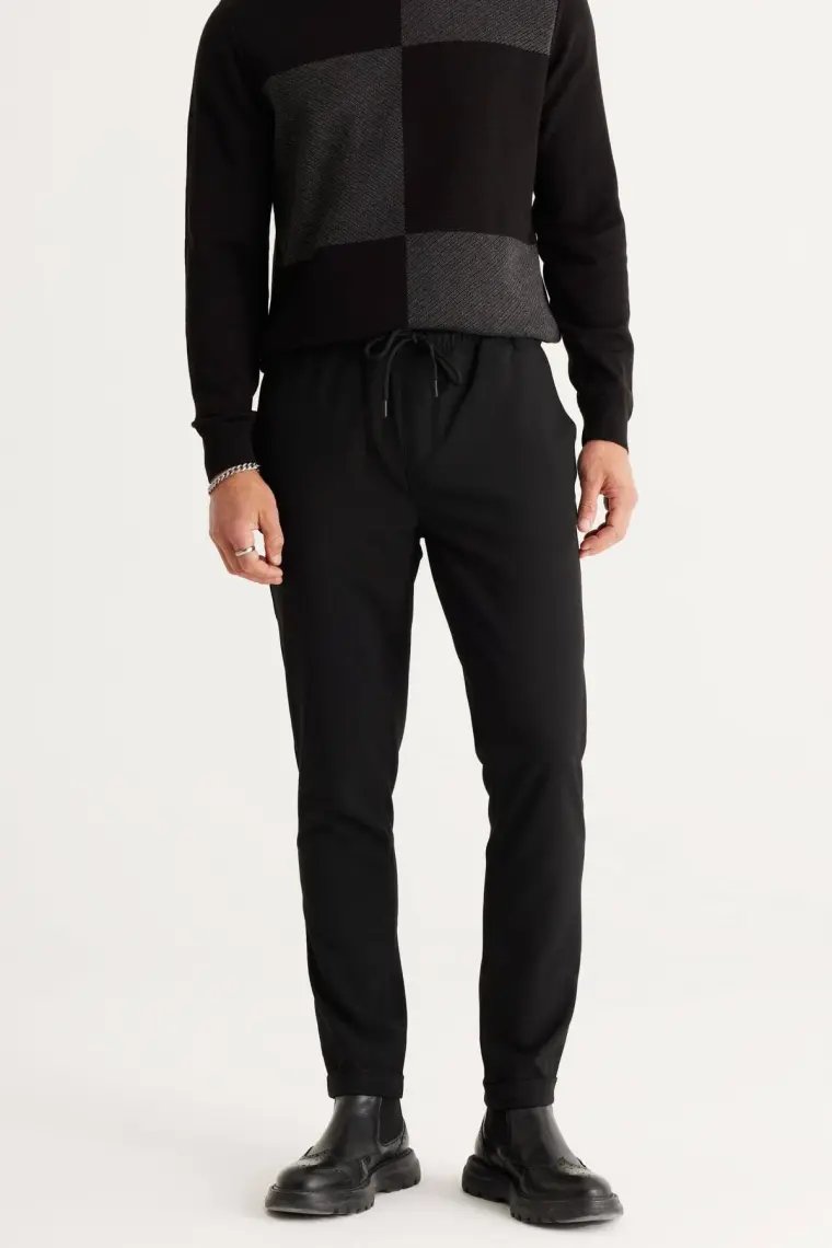 Altınyıldız Classics Erkek Siyah Slim Fit Rahat Kesim Beli Bağlamalı Yan Cepli Jogger Pantolon