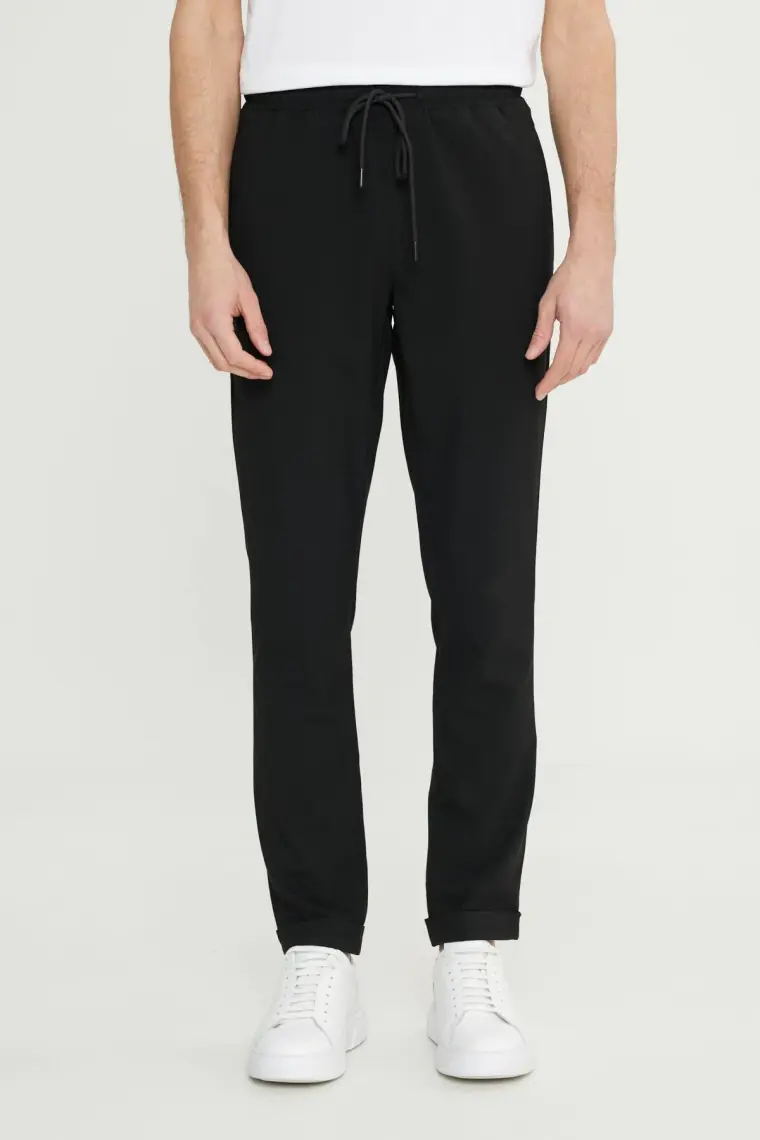 Altınyıldız Classics Erkek Siyah Slim Fit Rahat Kesim Beli Bağlamalı Yan Cepli Jogger Pantolon