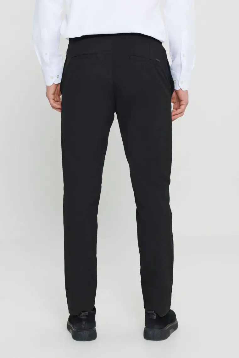 Altınyıldız Classics Erkek Siyah Slim Fit Rahat Kesim Beli Bağlamalı Yan Cepli Jogger Pantolon