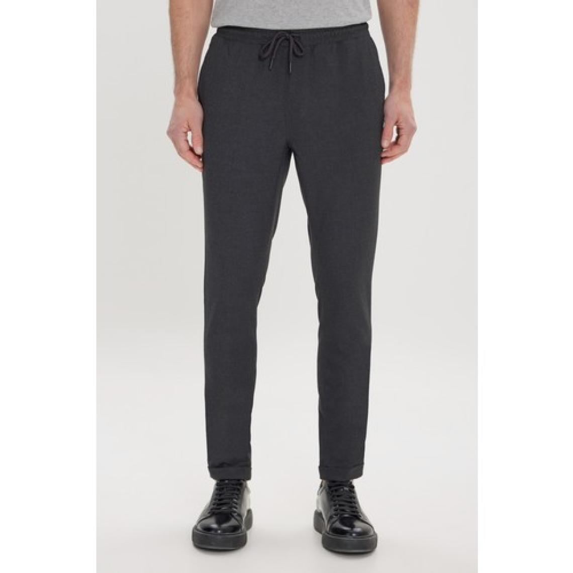 Altınyıldız Classics Erkek Antrasit Slim Fit Rahat Kesim Beli Bağlamalı Yan Cepli Jogger Pantolon