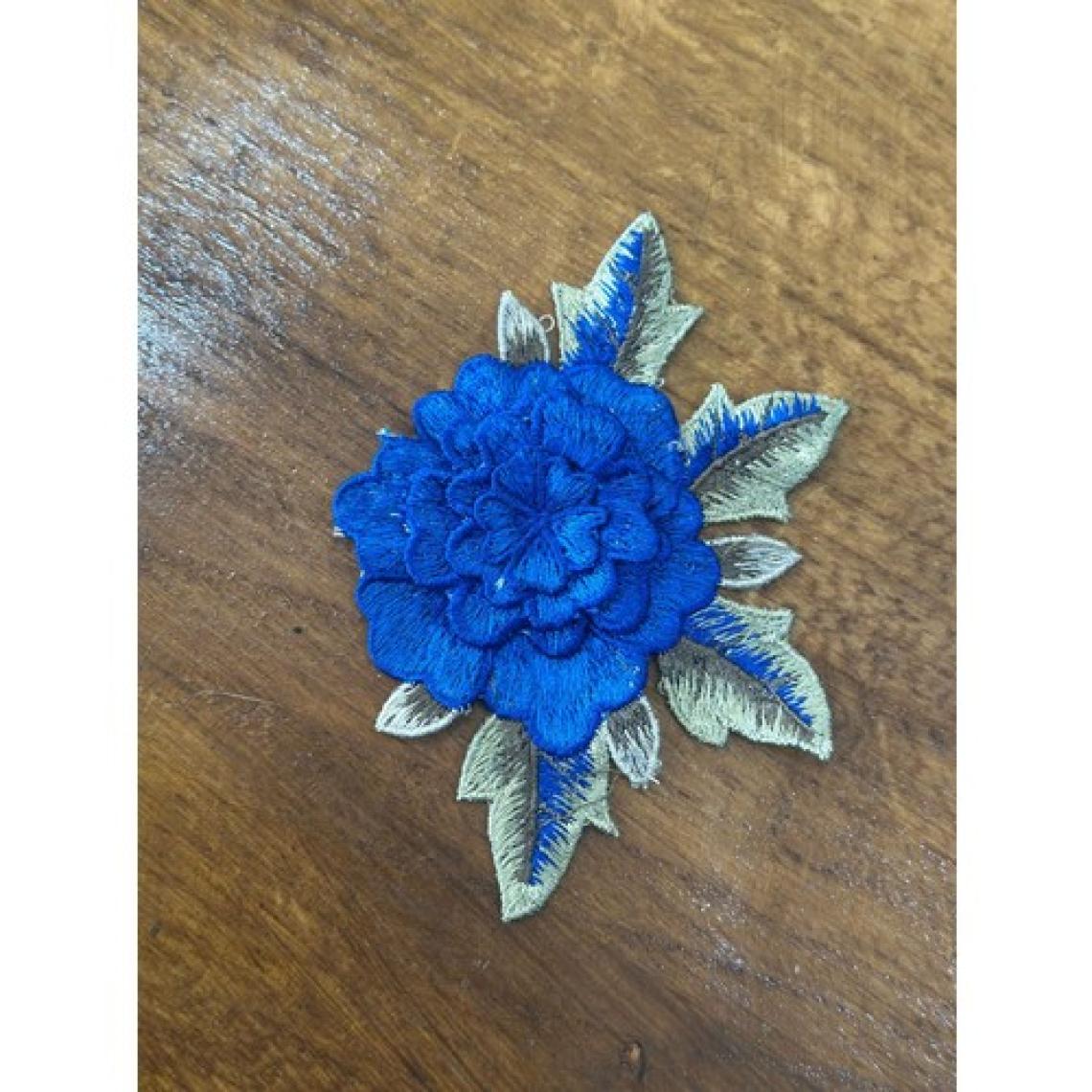 Gönülden Tasarım Nakış Işleme Kabartma Mavi Çiçek Dikiş Aplike Arma 11X8 cm