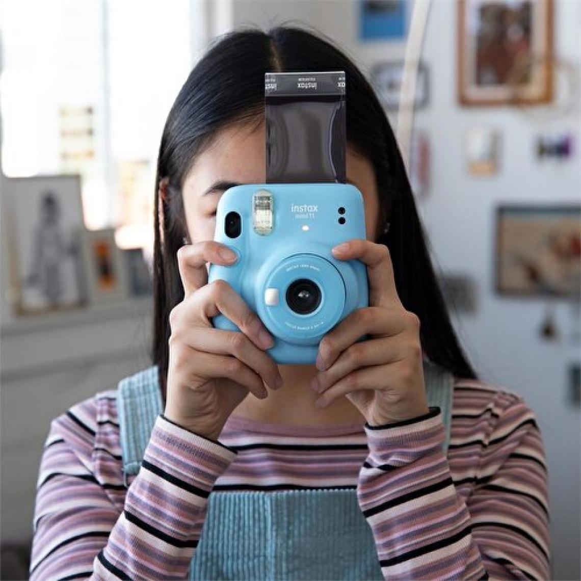 Instax Mini 11 Mavi Dijital Fotoğraf Makinesi
