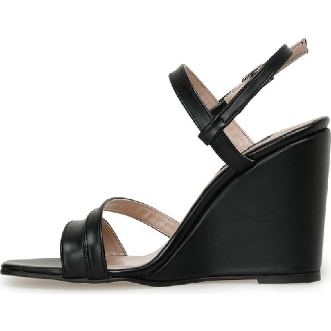 Nine West Moex 3fx Siyah Kadın Dolgu Topuk Sandalet