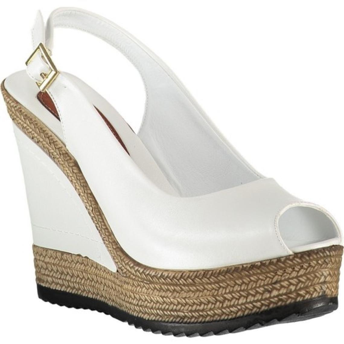 Fox Shoes Beyaz Kadın Dolgu Topuklu Ayakkabı 9674070803