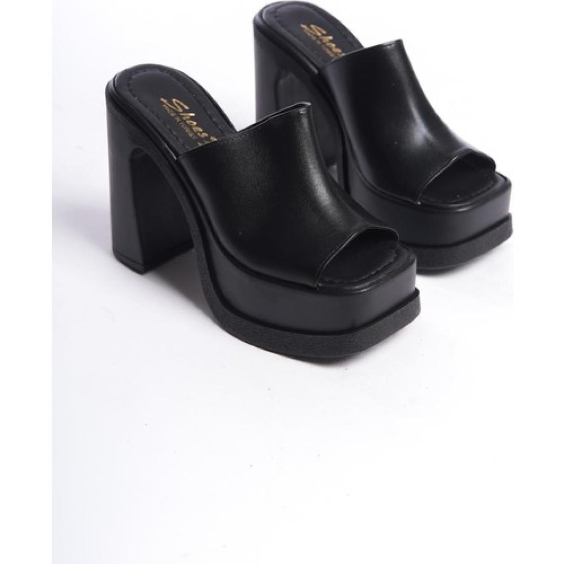 Preshley Kadın Marci Siyah Geniş Bantlı (12 cm ) Platform Topuklu Terlik