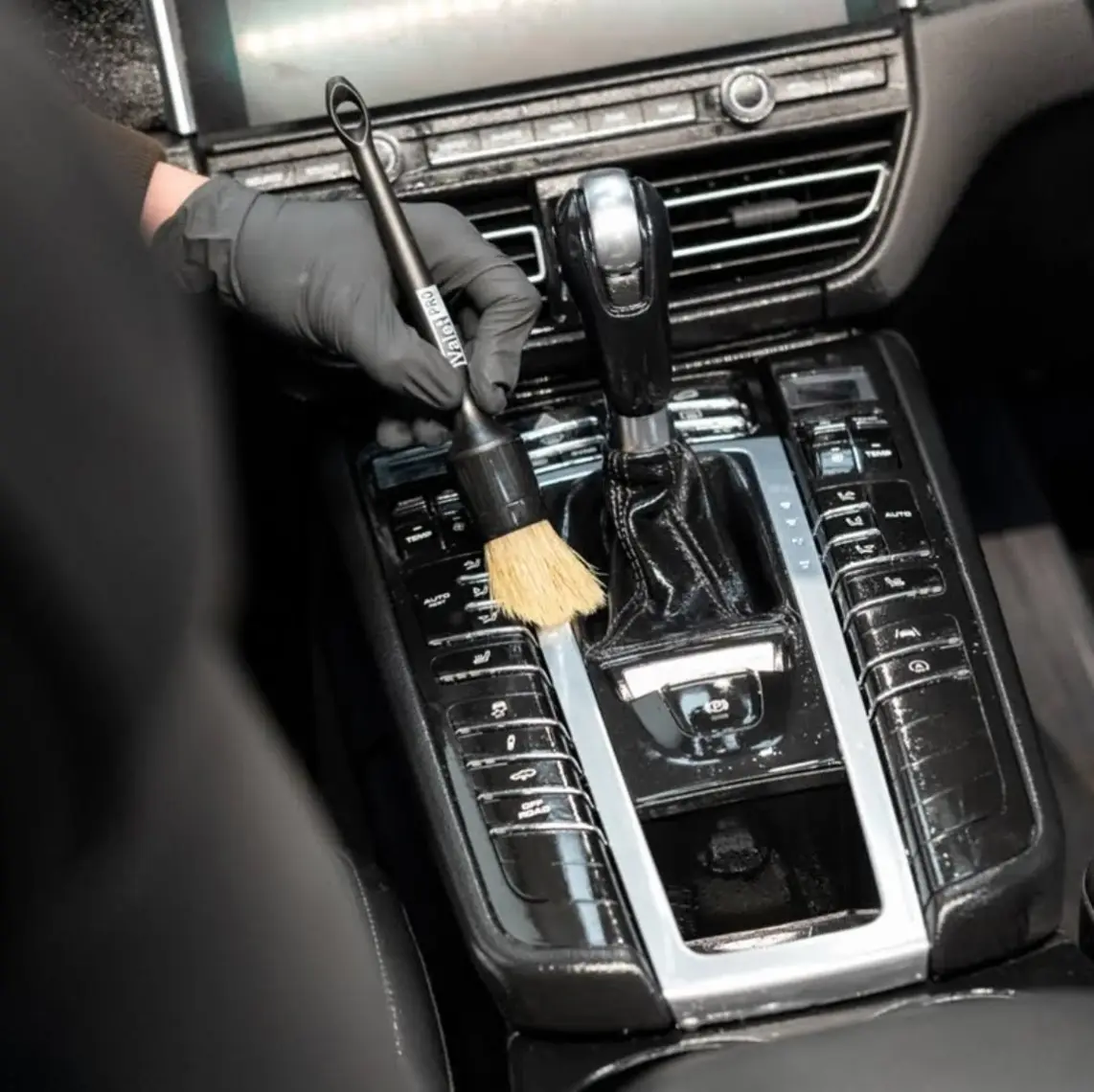 Valet Pro Large Dash Brush