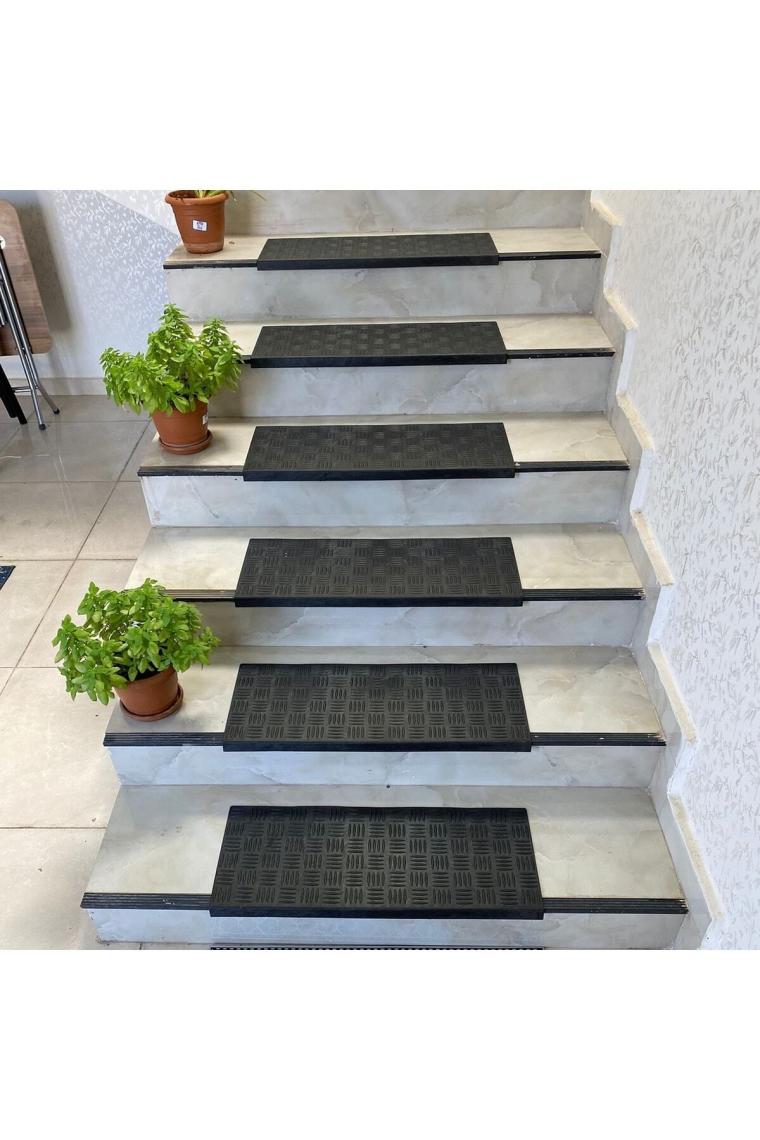 Stepmat Siyah Plastik Kaydırmaz Dış Mekan Merdiven Basamak Paspası