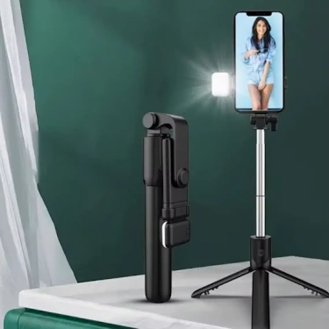 Kendiliğinden LED Işıklı Kumandalı Uzayabilen Selfie Çubuğu,masa Üstü Tripod