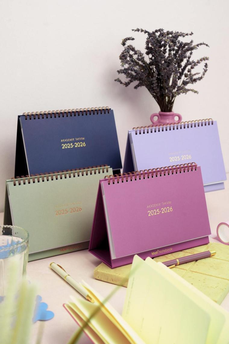 Matt Notebook 2025-2026 16 Aylık Akademik Masaüstü Planlayıcı Takvim Yeşil