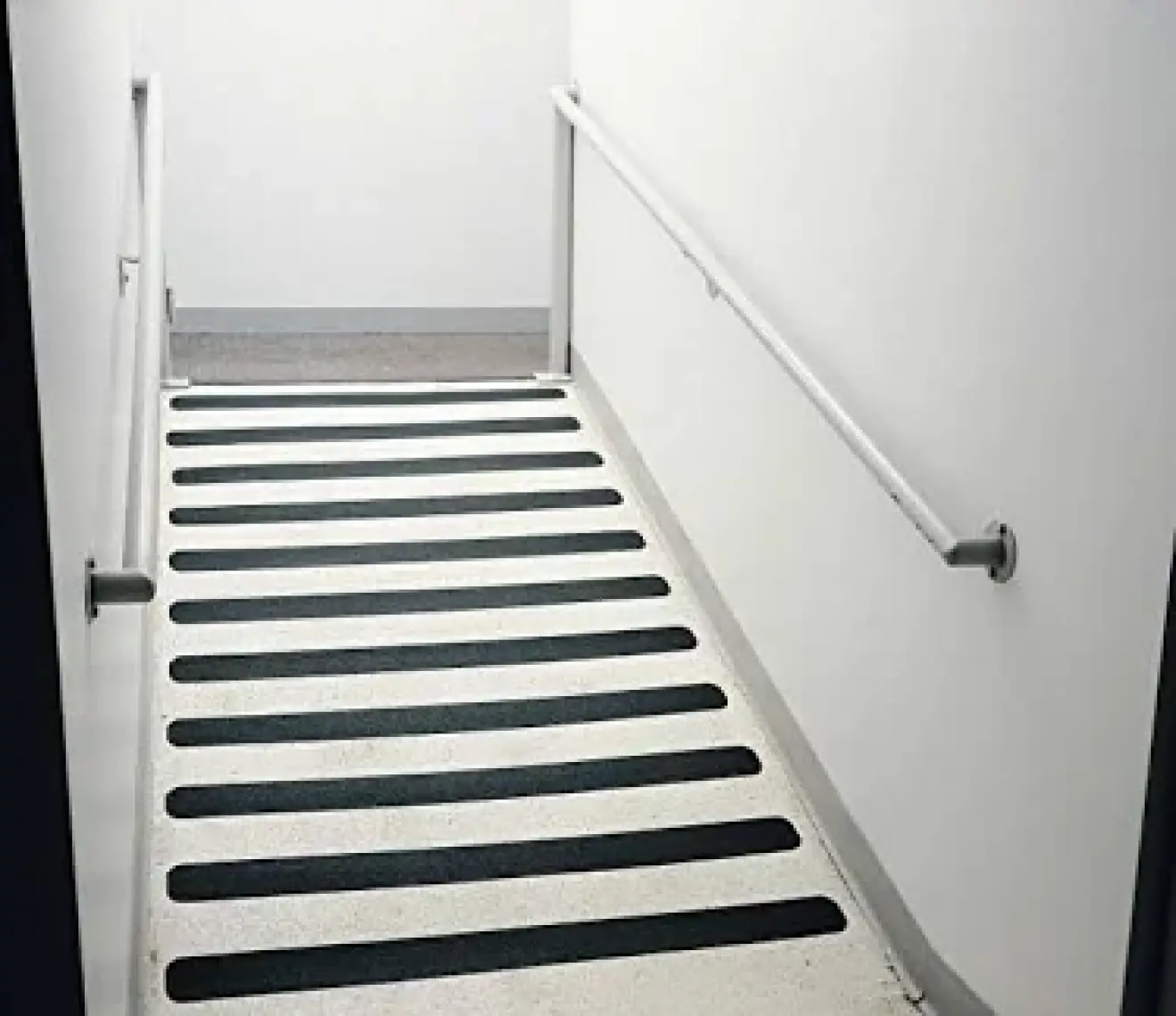 Bebe Diyarı Kaydırmaz Bant Siyah – 25 mm x 25 Mt