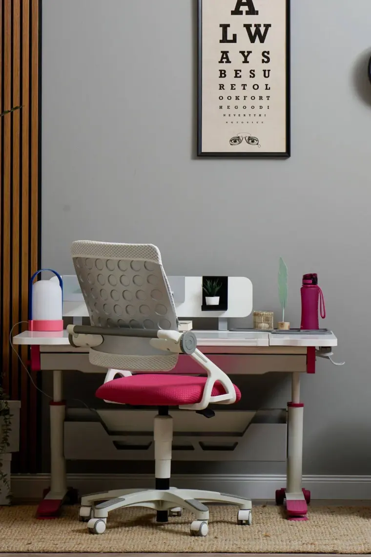 Creo Mobili Home Ofis Sandalyesi, Oturum Derinliği ve Yükseklik Ayarlı - Taşıma kap. 120kg, Beyaz/Fuşya - Sirius