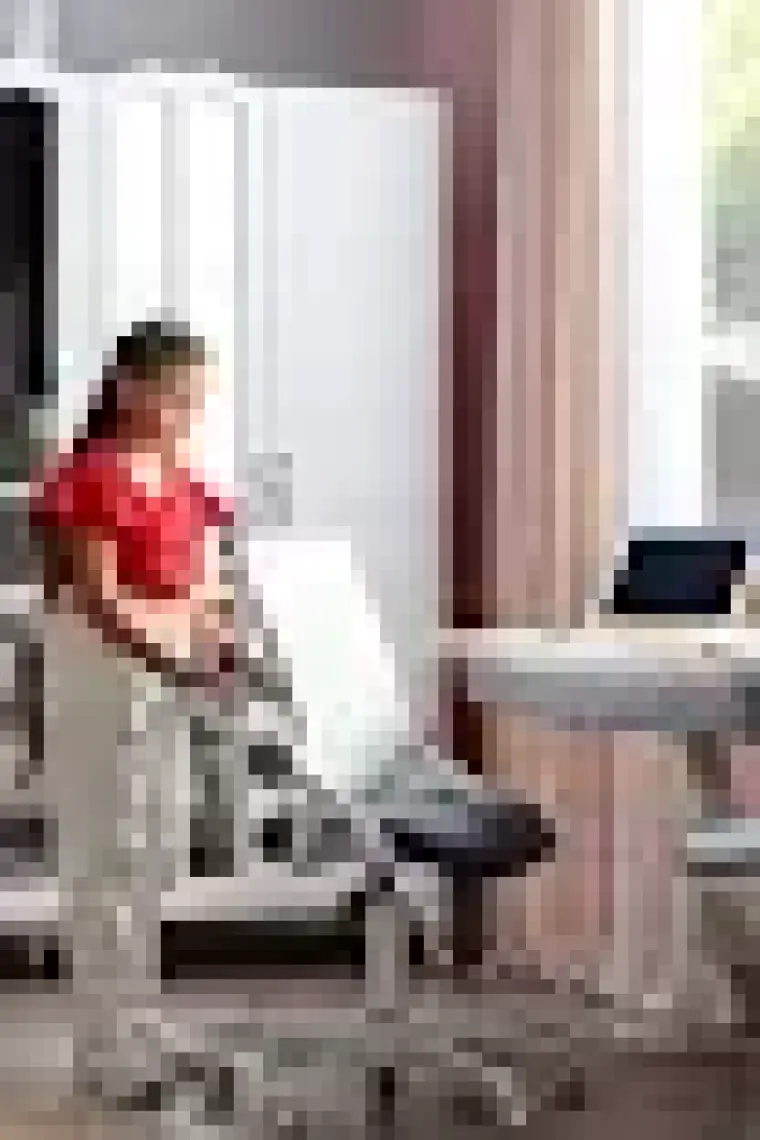 Creo Mobili Ergonomik Çalışma Sandalyesi, Sırt ve Yükseklik Ayarlı - Taşıma kap. 120kg, Beyaz/Sarı - Sirius