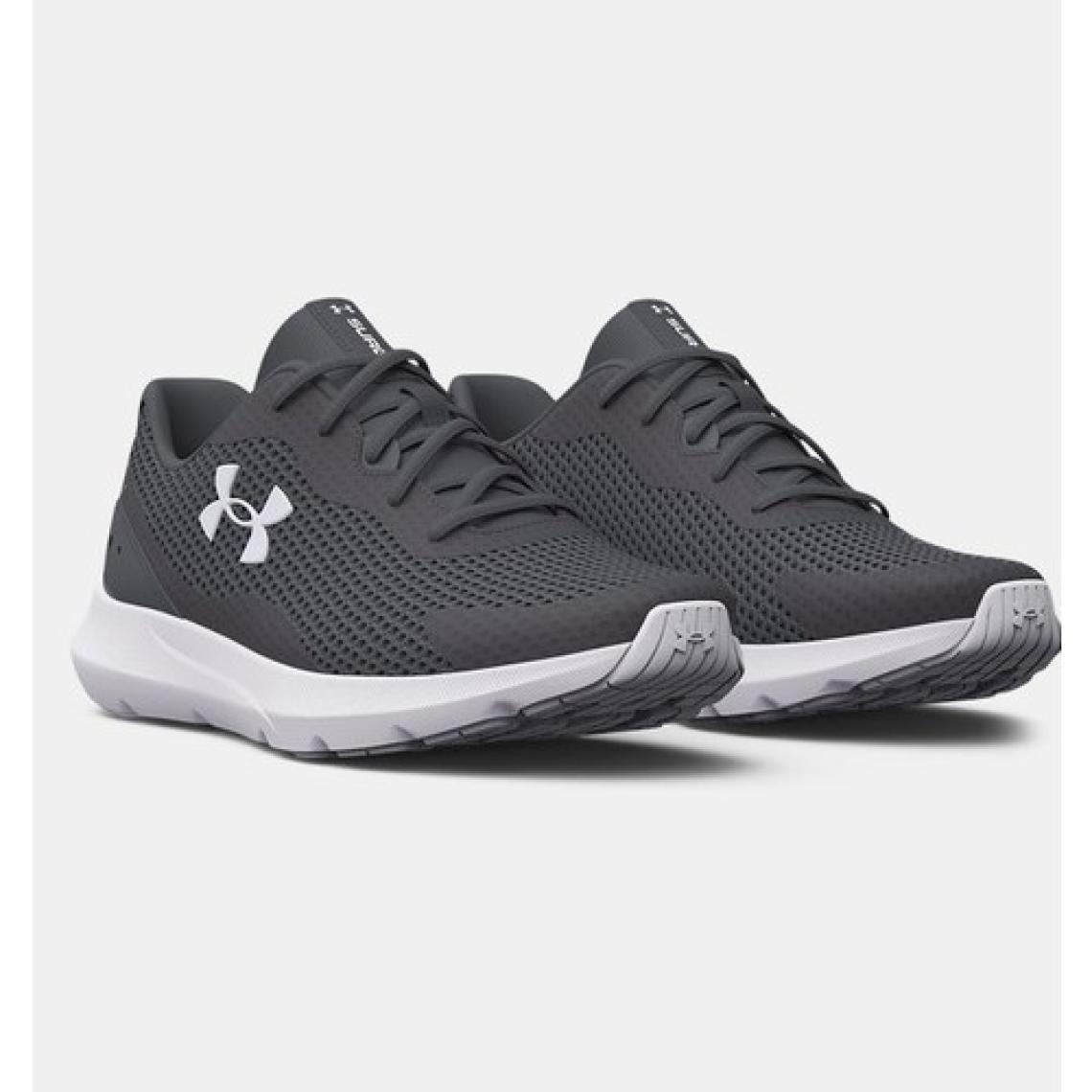 Under Armour Erkek UA Surge 3 Koşu Ayakkabısı 3024883-102