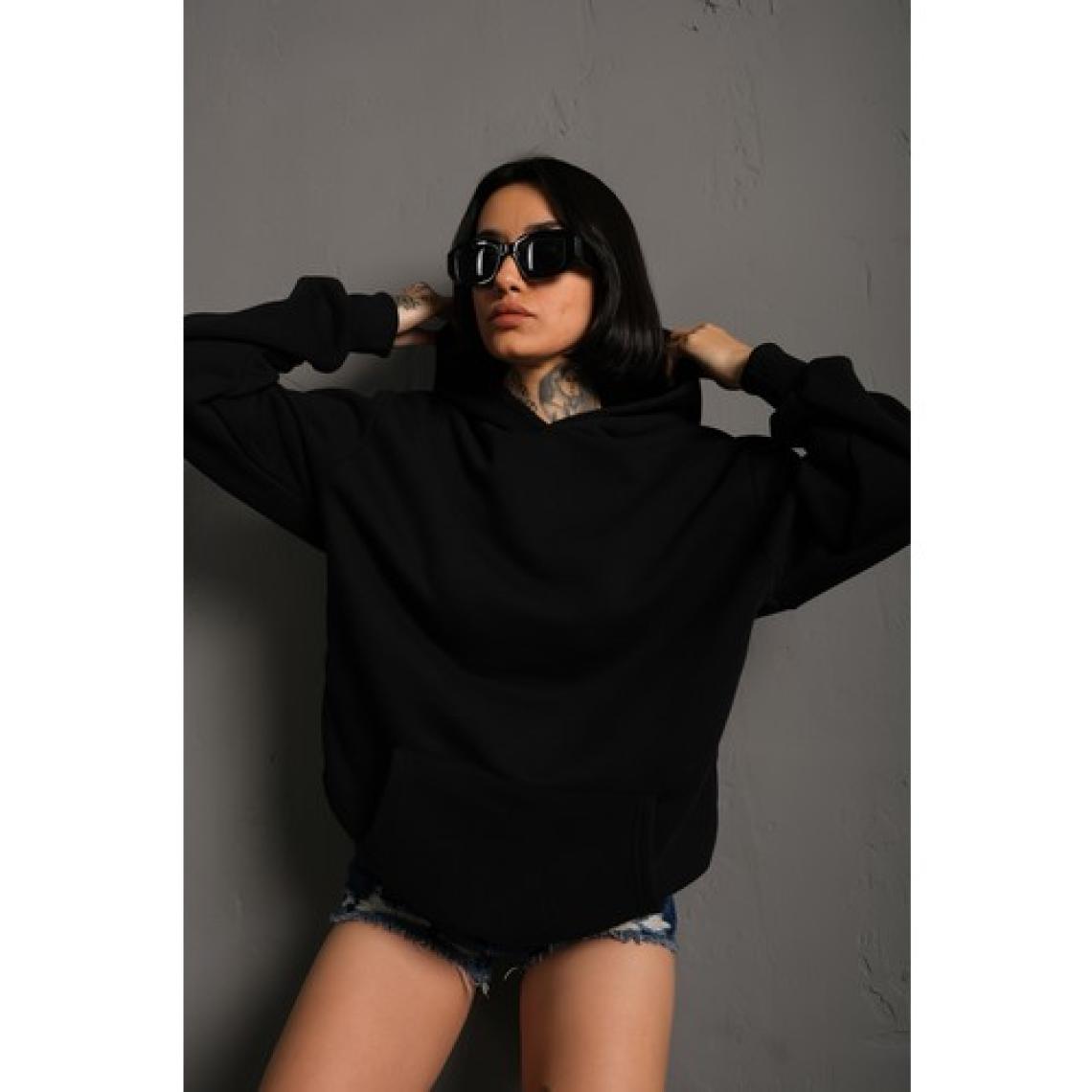 Trendseninle Kadın Siyah Oversize Kapüşonlu Sweatshirt