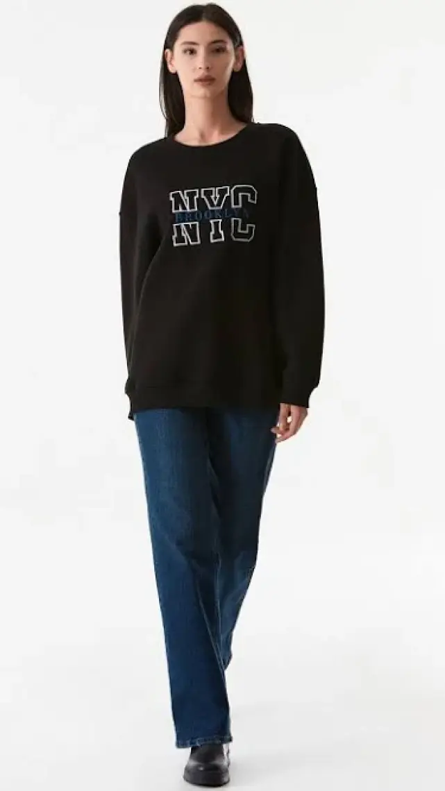 Yazı Nakışlı Bisiklet Yaka Sweatshirt