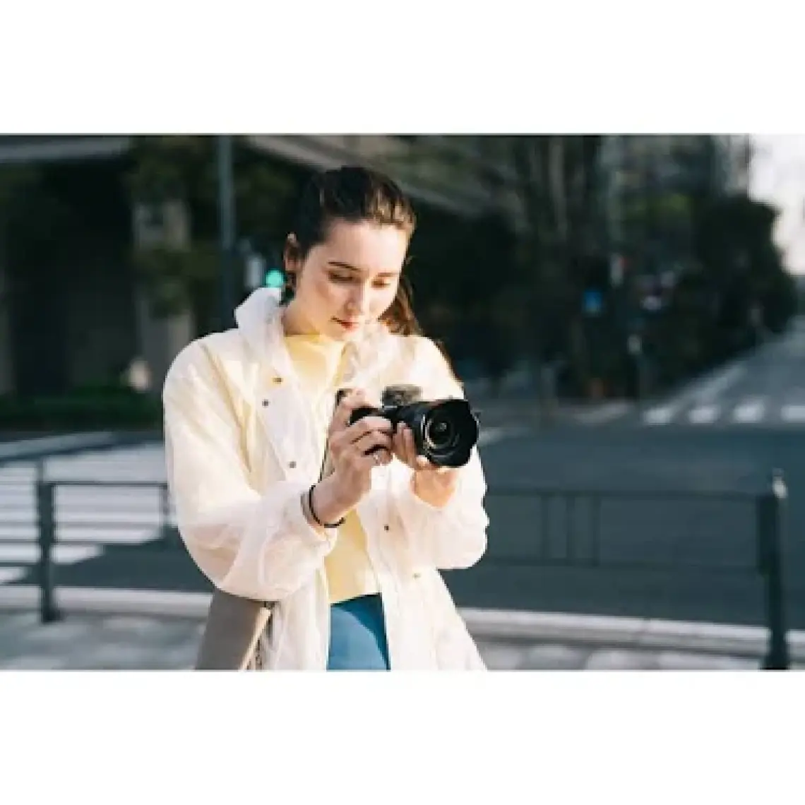 Sony ZV-E10 16-50mm Lens Aynasız Fotoğraf Makinesi ( Sony Eurasia Garantili )