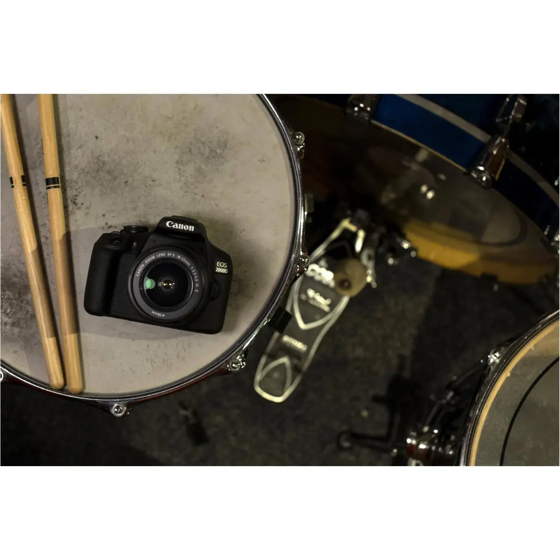 Canon 2000D +18-55 mm Dijital Slr Fotoğraf Makinesi