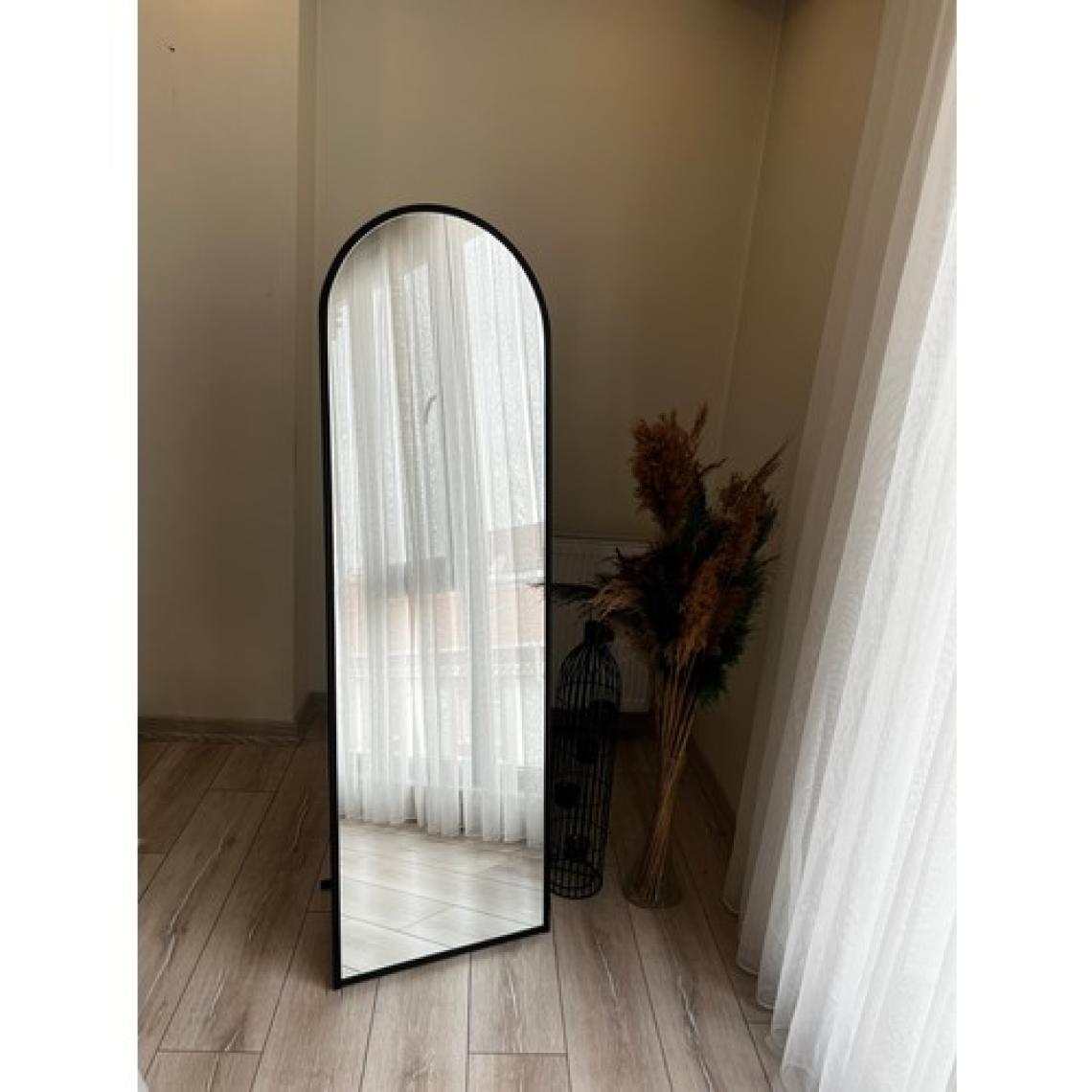 Ersan Dizayn Siyah Metal Çerçeve Oval Ayaklı Boy Aynası 50X160