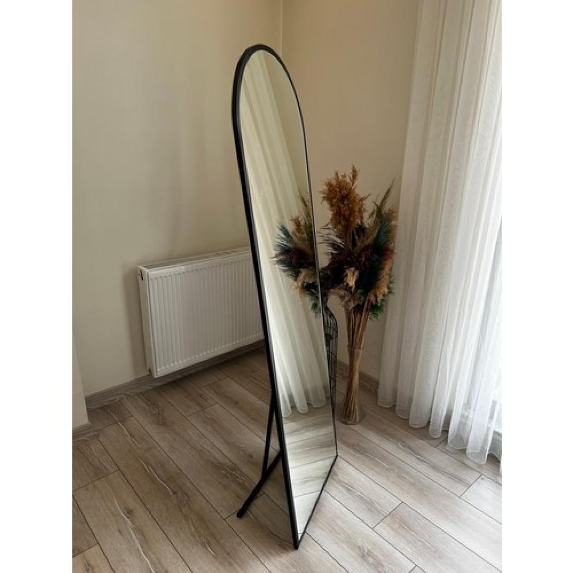 Ersan Dizayn Siyah Metal Çerçeve Oval Ayaklı Boy Aynası 50X160