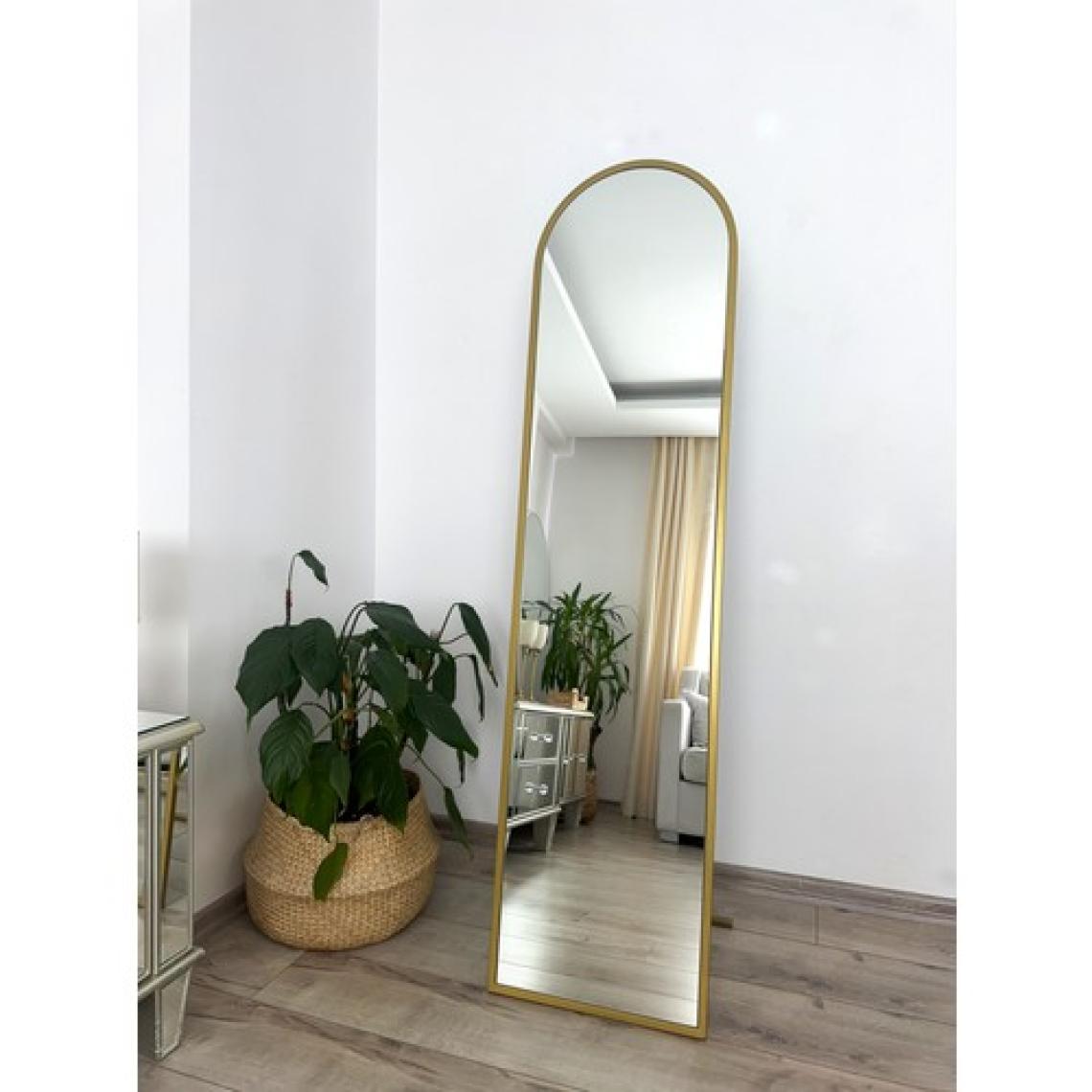 Effe Yapı Dekor Gold Metal Çerçeveli 160X40 cm Oval Ayaklı Boy Aynası