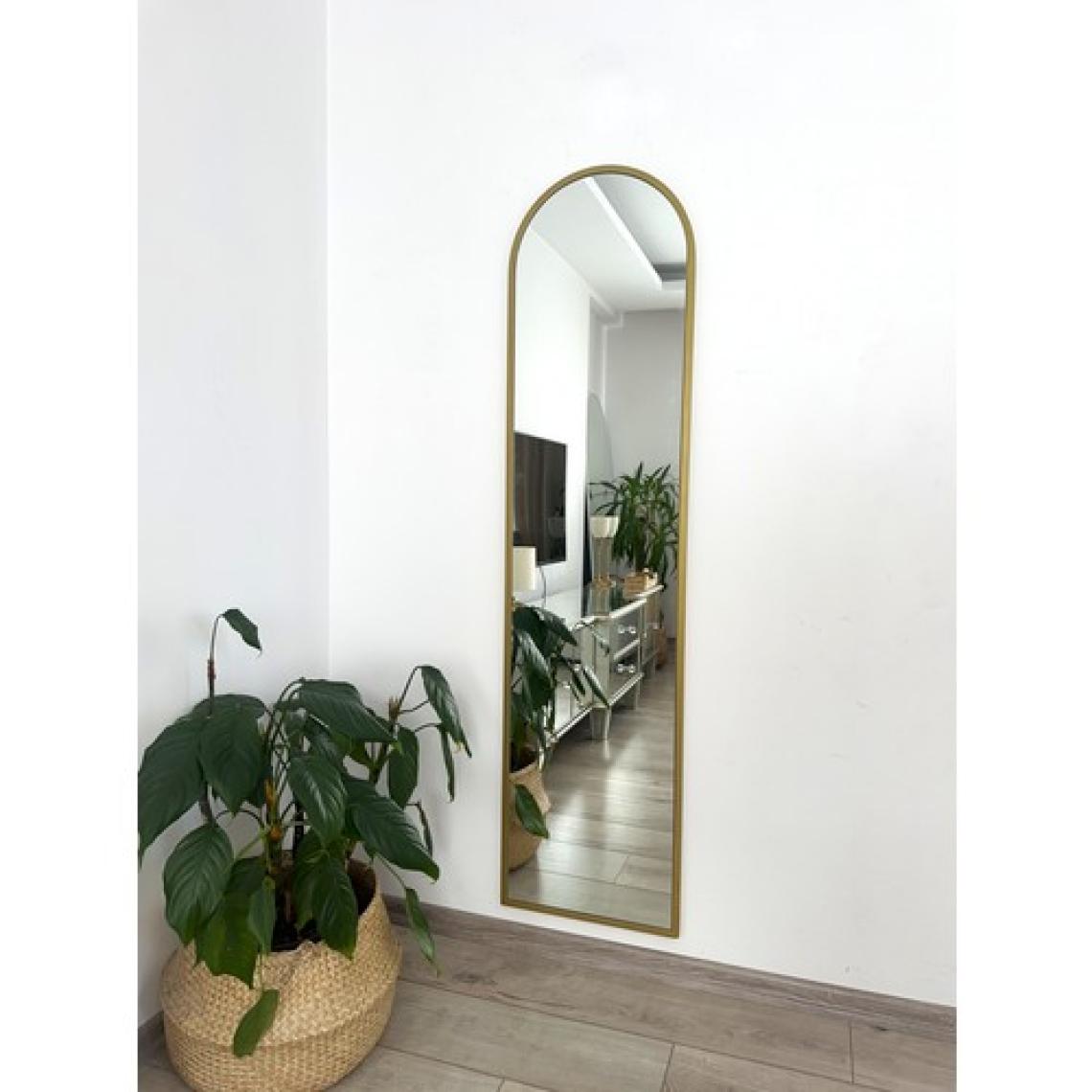 Effe Yapı Dekor Gold Metal Çerçeveli 160X40 cm Oval Ayaklı Boy Aynası