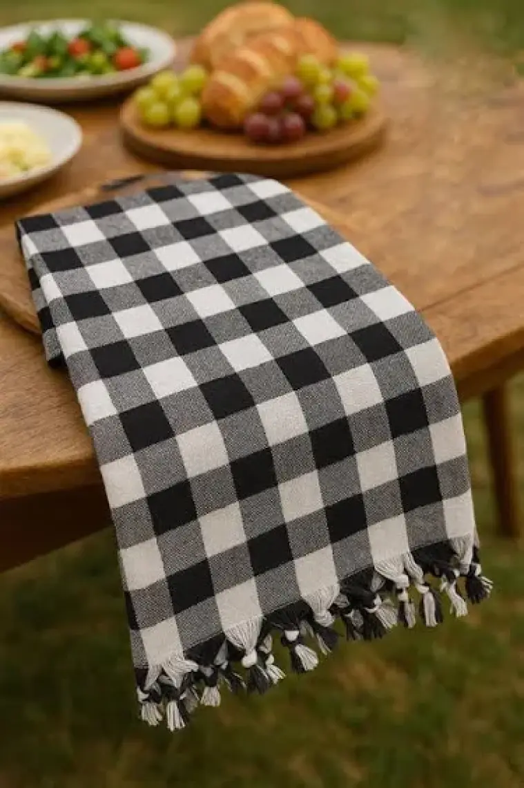 Mira Home 150 x 150 cm Kareli Yer Sofra Bezi Piknik Masa Örtüsü Saçaklı