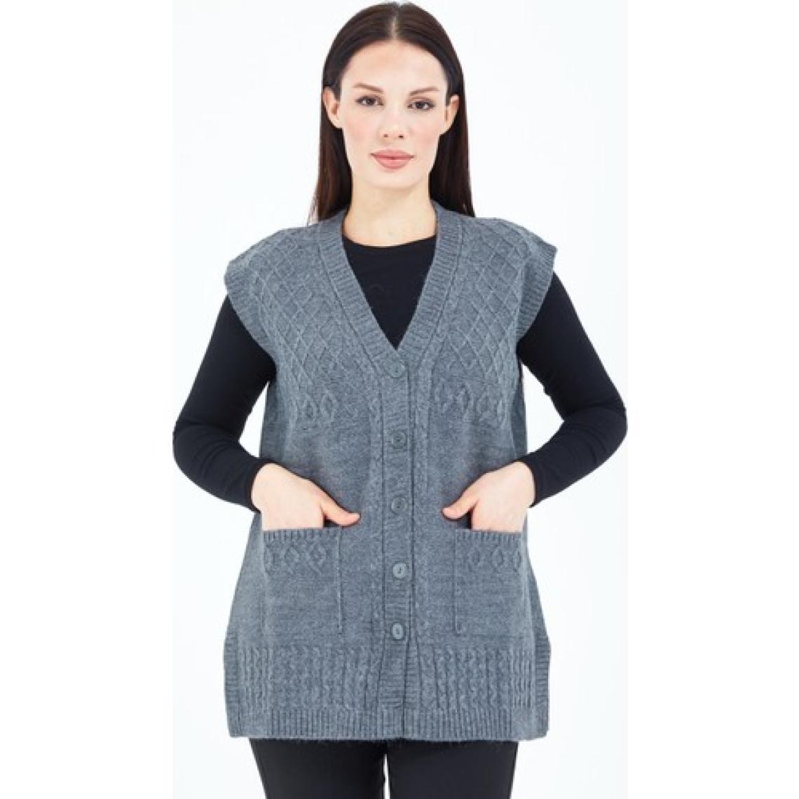 Elçelya Moda Kadın Gri V Yaka Düğmeli Cepli Örgü Yün Anne Triko Yelek