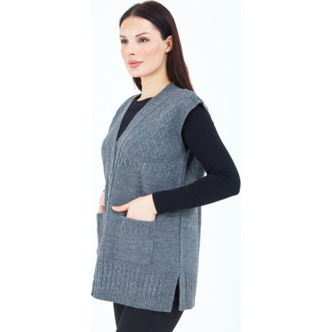 Elçelya Moda Kadın Gri V Yaka Düğmeli Cepli Örgü Yün Anne Triko Yelek