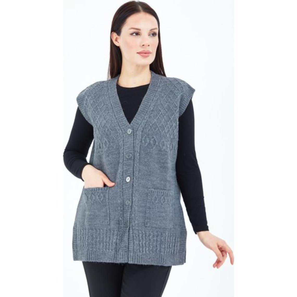 Elçelya Moda Kadın Gri V Yaka Düğmeli Cepli Örgü Yün Anne Triko Yelek