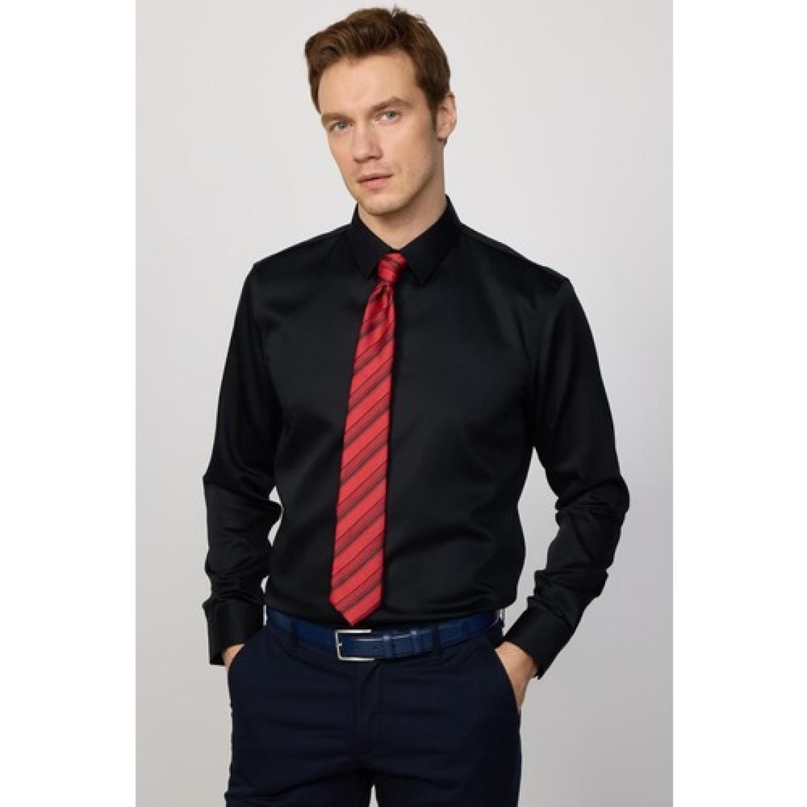 Tudors Slim Fit Non Iron Siyah Erkek Gömlek