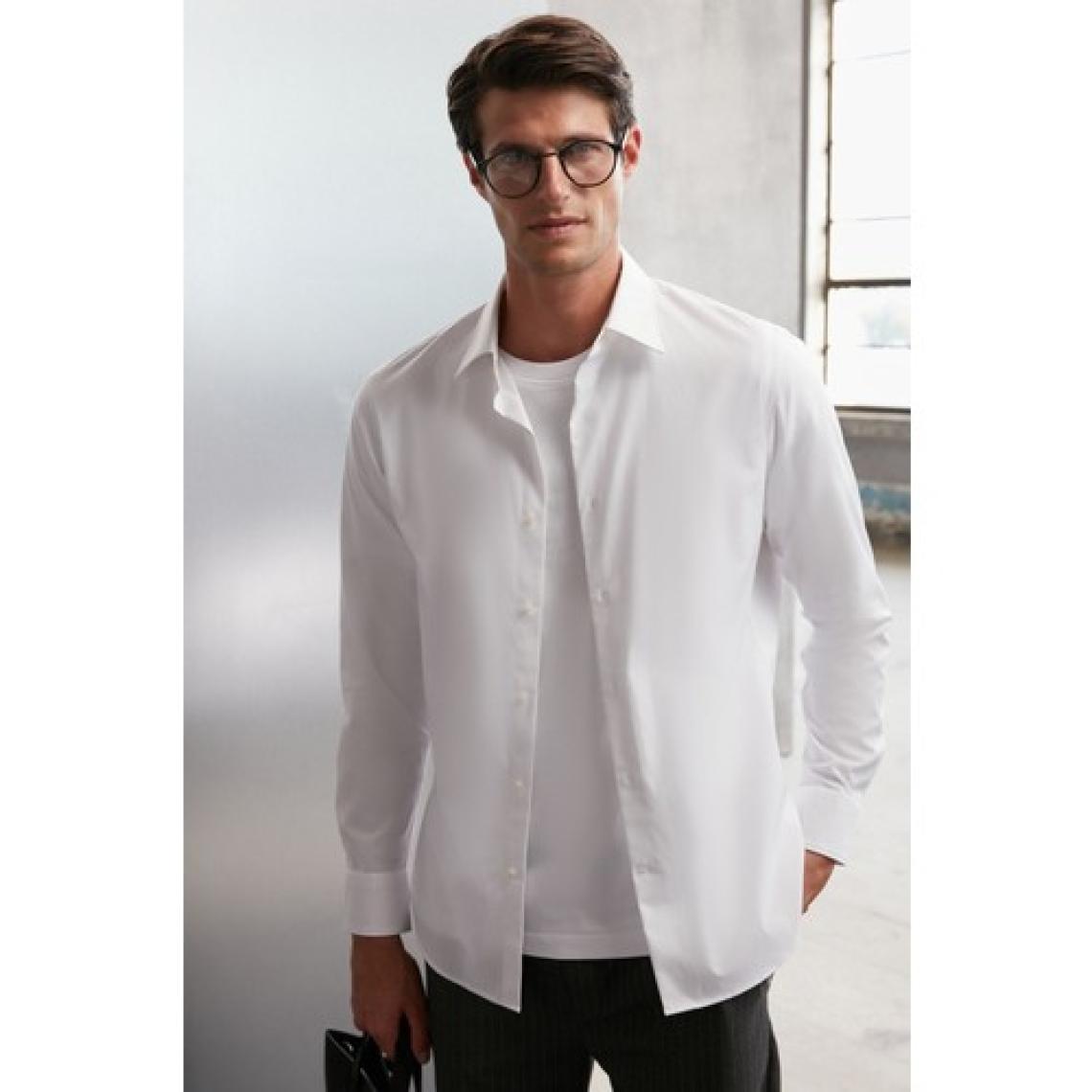 Carlsten Erkek Slim Fit Italyan Yaka %100 Pamuk Poplin Beyaz Gömlek
