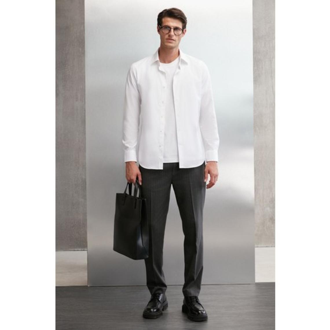 Carlsten Erkek Slim Fit Italyan Yaka %100 Pamuk Poplin Beyaz Gömlek